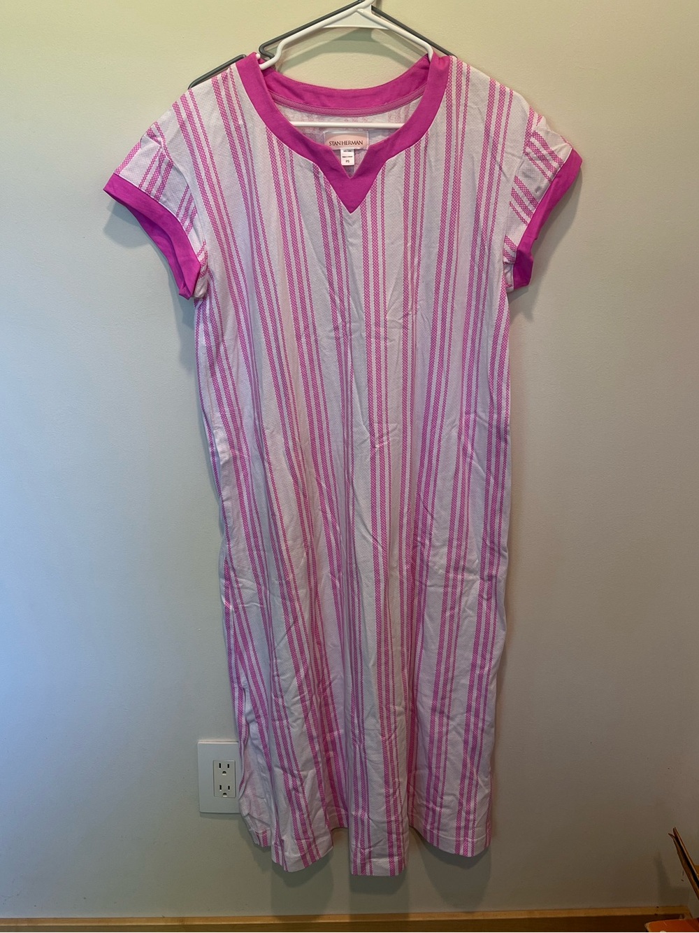 Stan Herman The Hamptons V-Neck Caftan Loungedress Cotton PS Pink and white